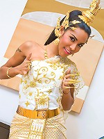 Irresistible Thai hottie makes an outstanding show